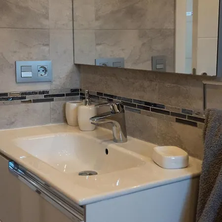 New Luxury Tuulia With Private Pool And Parking *